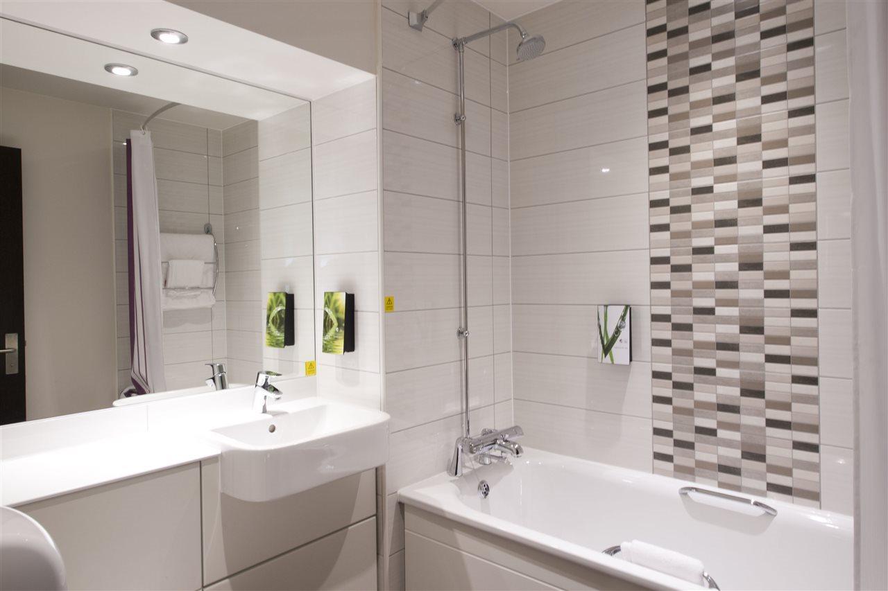 Premier Inn London Chiswick Eksteriør billede
